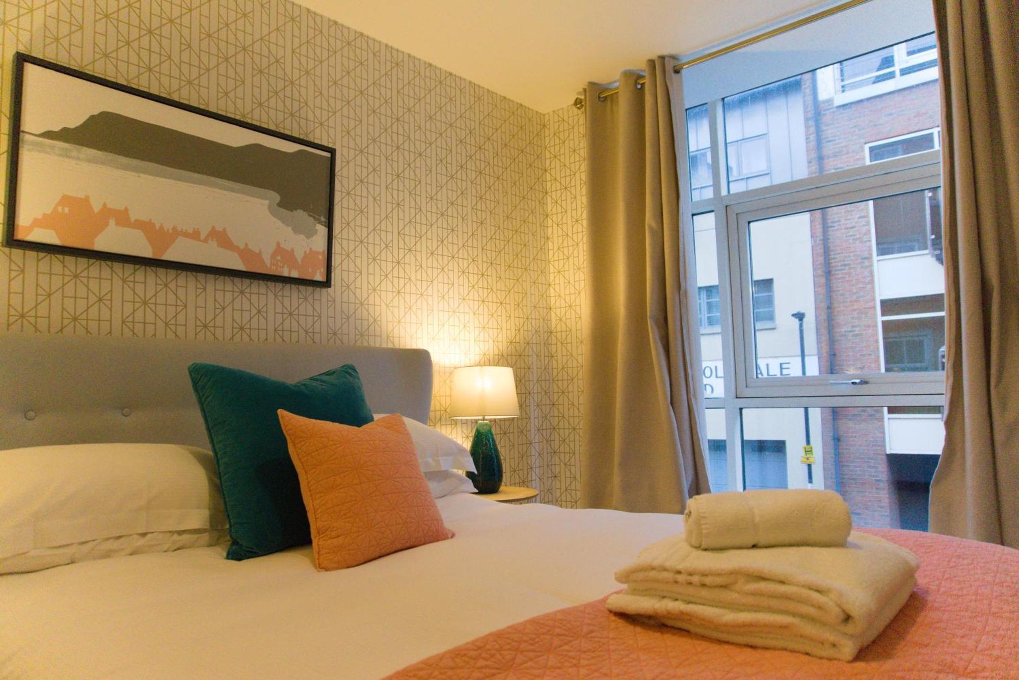 Blue River, Parking Subject To Availability York Extérieur photo